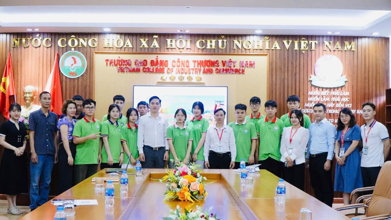 Du Học Hàn Quốc: Trường Cao đẳng Công thương Việt Nam thành công đưa các em sinh viên du học Hàn Quốc theo chương trình trao đổi sinh viên D2-6