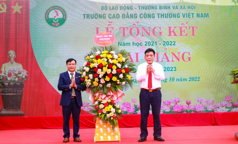 Trường CĐ Công thương Việt Nam đóng góp quan trọng thúc đẩy công nghiệp hóa hiện đại hóa ở Phú Bình, Thái Nguyên
