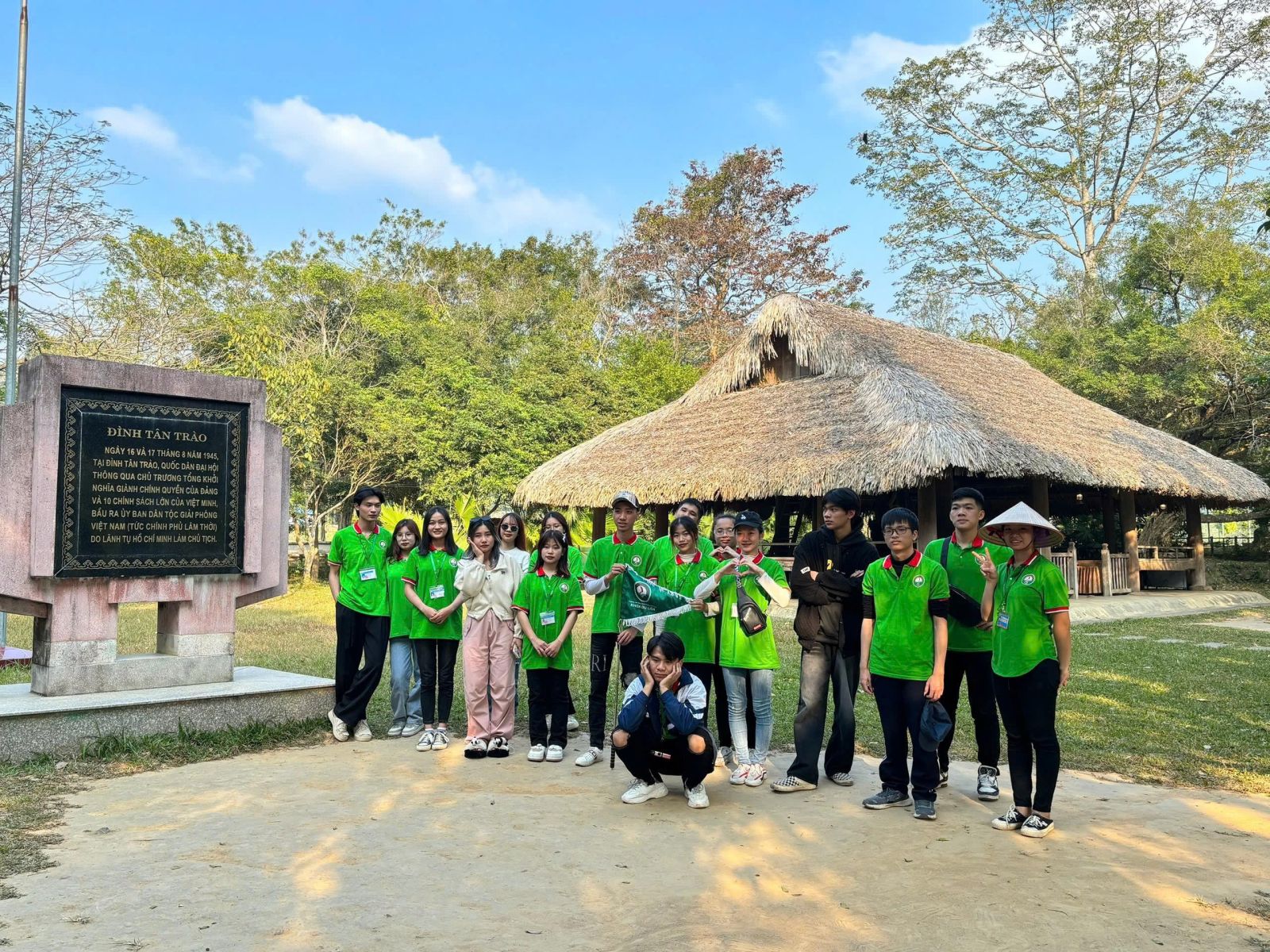 NGÀNH HƯỚNG DẪN DU LỊCH HỌC TRƯỜNG NÀO TỐT?