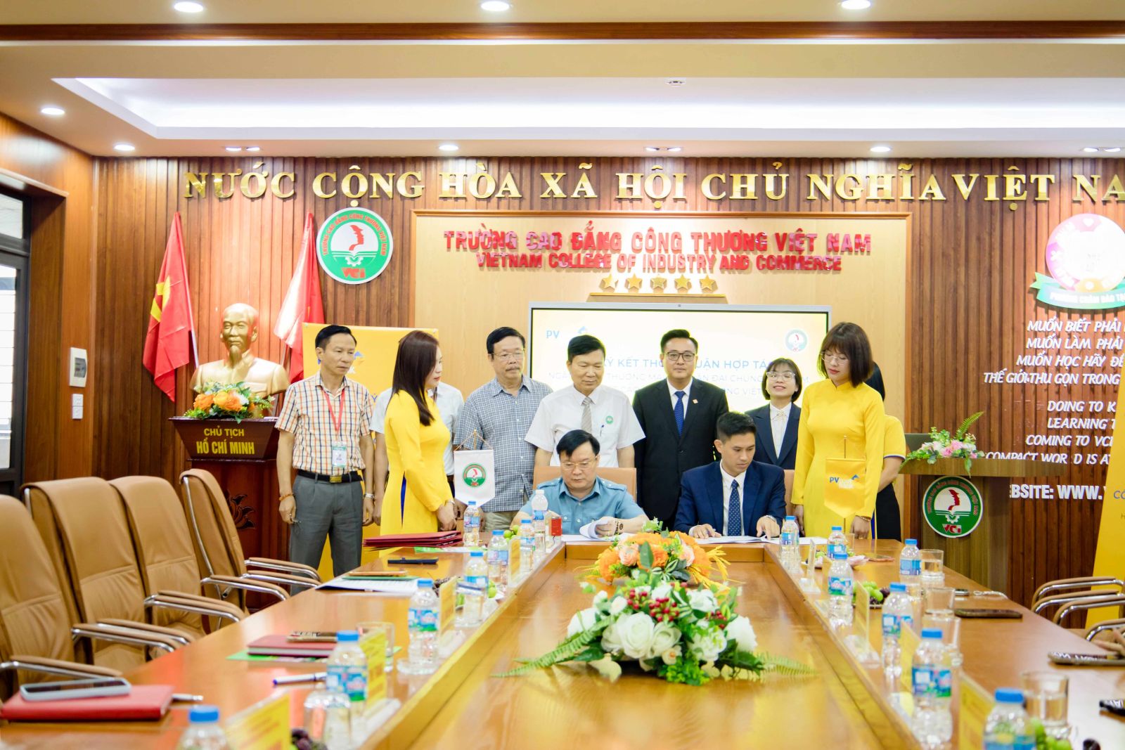 VCI và PVcomBank ký kết hợp tác chiến lược, mở rộng hệ sinh thái liên kết giáo dục - tài chính